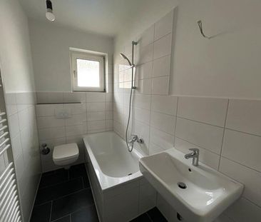 Direkt am Bahnhof- das ist famos! - Photo 1