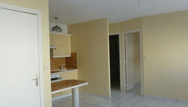Appartement 2 pièces 34m2 REIMS 500 euros - Photo 1