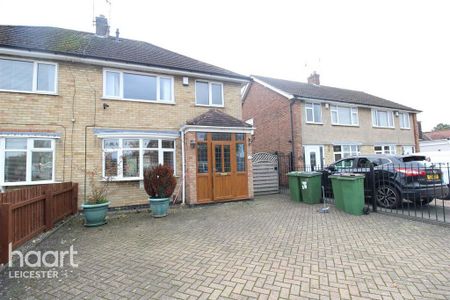 3 bedroom semi-detached house to rent - Photo 5