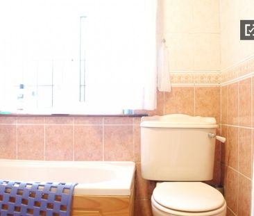 Decorated room in shared apartment in Killiney, Dublin - Photo 3