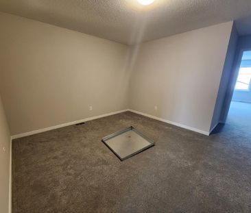 685 Taliesin Crescent - Photo 6