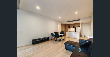 Luxury Two Bedroom Apartment - Photo 2