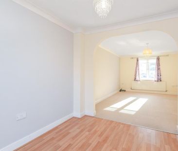 3 bedroom semi-detached house to rent - Photo 1