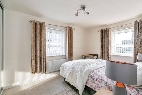 4 bedroom property to rent - Photo 1