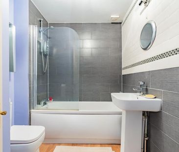 3 bedroom terraced house to rent - Photo 5