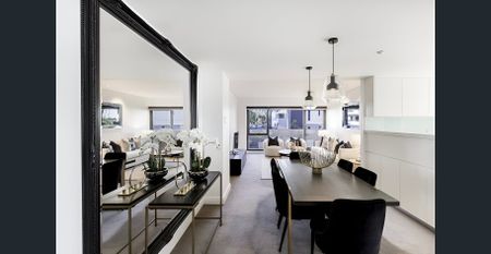 Opulent Living with Iconic harbour bridge view - Photo 4