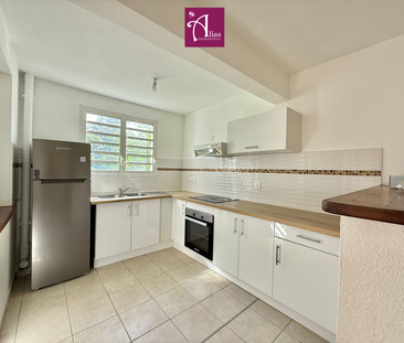 Location Appartement 3 pièces 63m² LE GOSIER 97190 - Photo 1