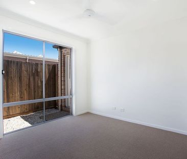 STYLISH AND MODERN HOME IN BURPENGARY EAST - Photo 4