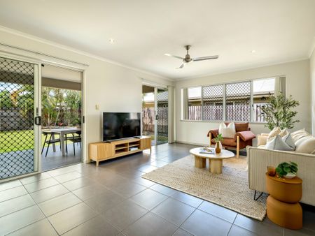 FAMILY HOME ON THE SOUTH SIDE!!! - Photo 2