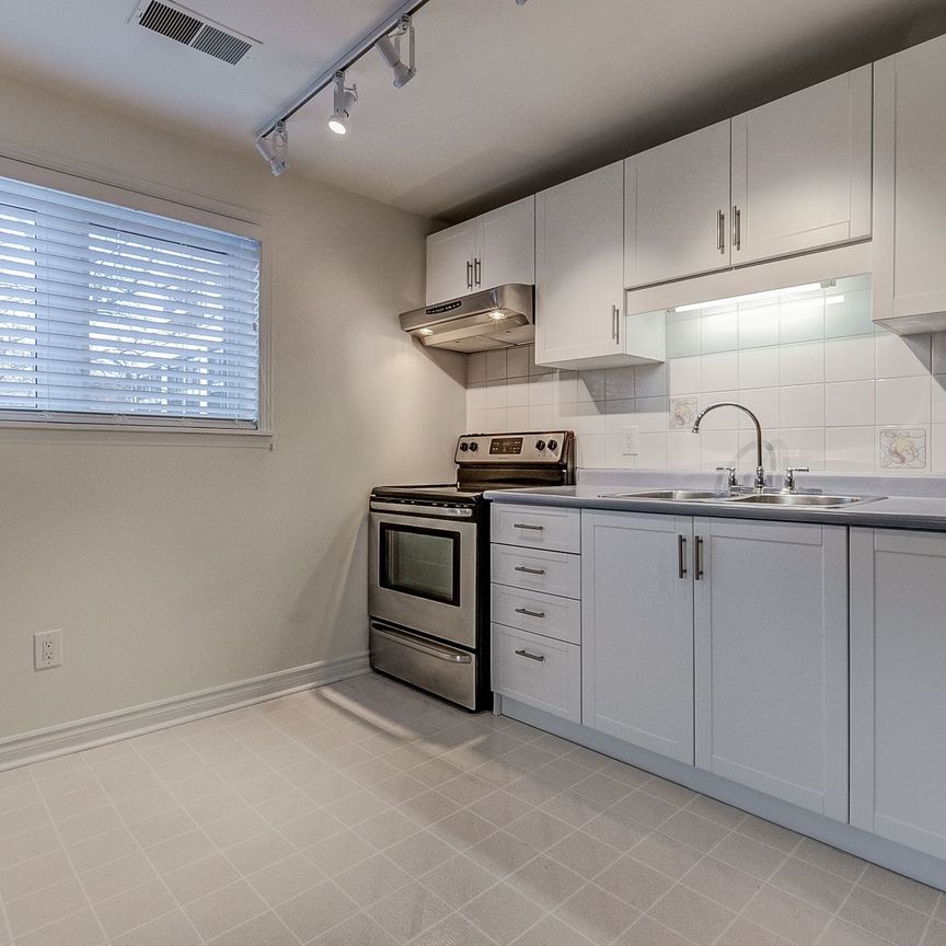 For Lease - 5A Old Mill Drive, Toronto, Ontario - Photo 1