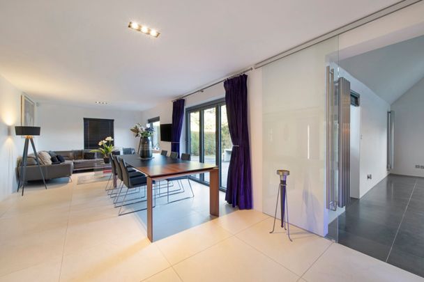 Fetcham, Leatherhead, Surrey, KT22 - Photo 1