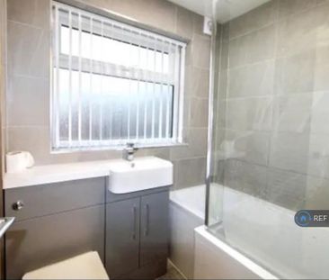 1 bedroom in a flat share to rent - Photo 6