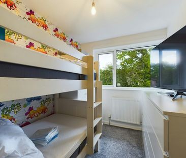 Terraced House to rent on - Photo 5