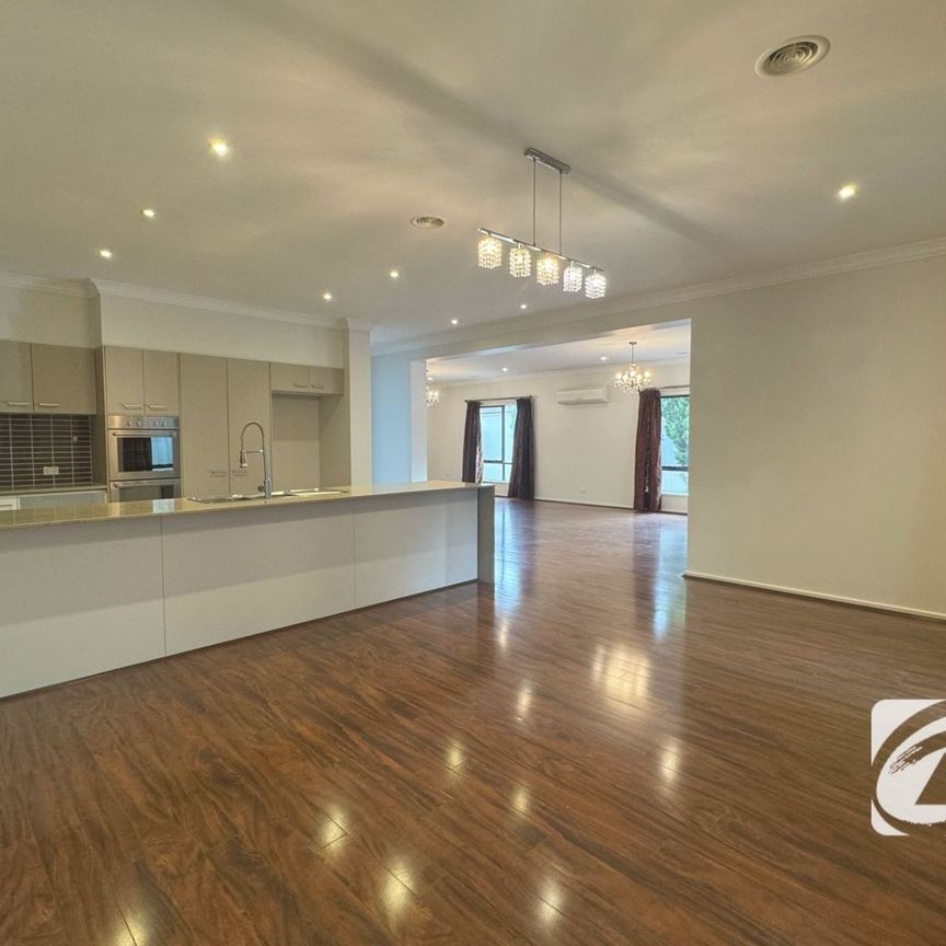 FAMILY HOME THAT INCLUDES CLUB ACCESS - Photo 1