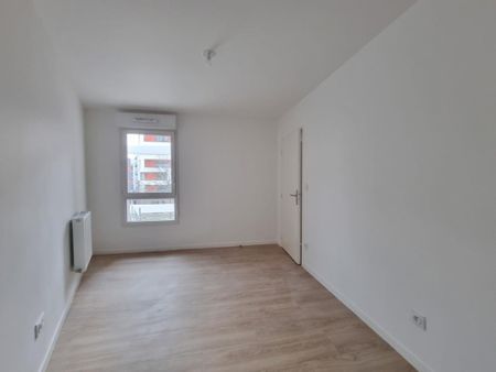 Location Appartement 3 pièces 76m² ROUEN 76100 - Photo 3