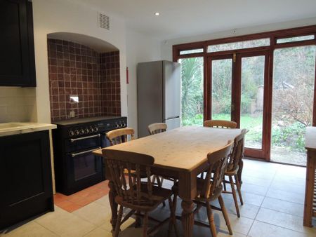 5 bedroom terraced house to rent - Photo 4