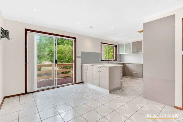 Spacious living with Solar - Photo 1