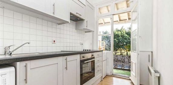 Studio to rent - Photo 2