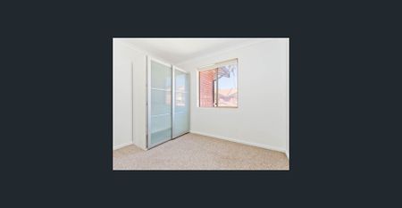 Low Maintenance 3 Bedroom Townhouse - Photo 5