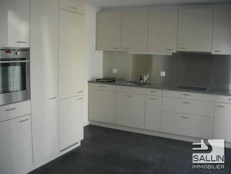 SPACIOUS 5½-ROOM TRI-LEVEL WITH GARDEN SHARE - Photo 4