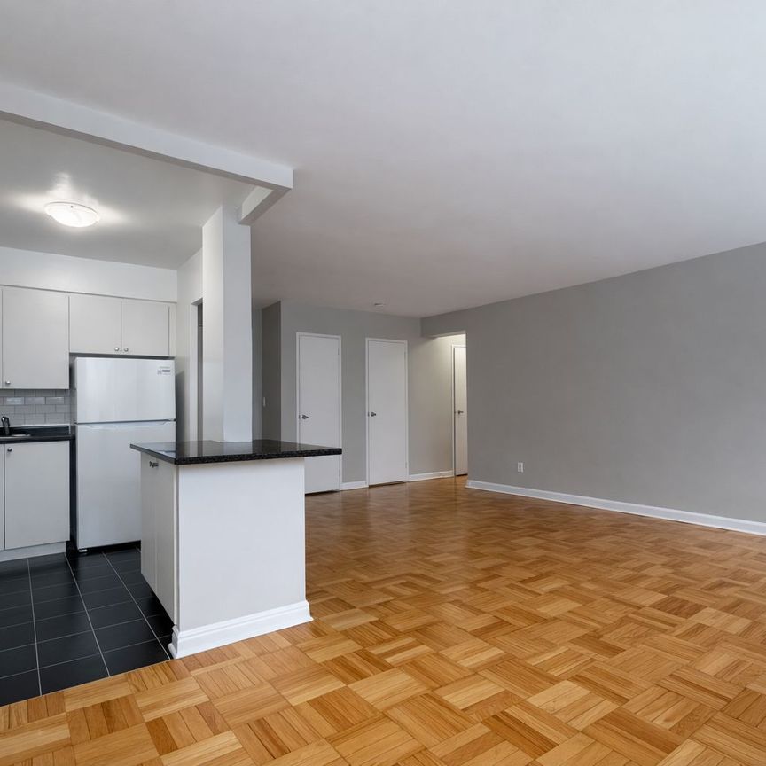 For Lease - 42 Thorncliffe Park Drive Unit# 207, Toronto, Ontario - Photo 1