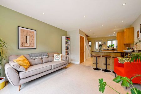 A beautifully presented home in immaculate condition in a small gated development in Windsor. - Photo 4