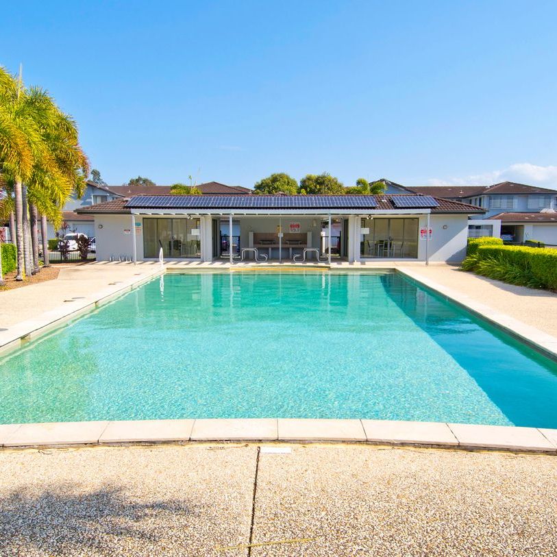 Spacious Upper Coomera Townhouse - Photo 1