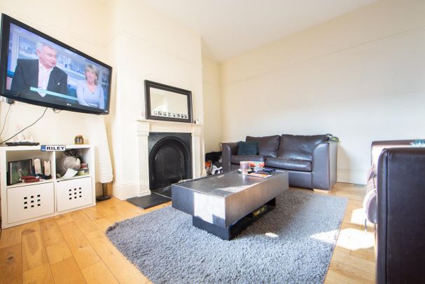 Cardigan Terrace, Heaton - Photo 1