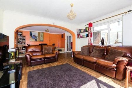 3 bedroom terraced house to rent - Photo 4