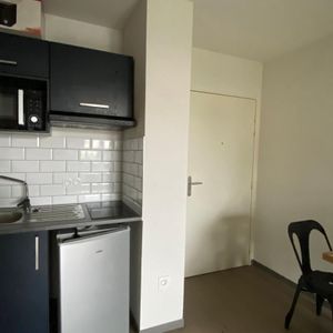 Location Appartement 1 pièce 23m² LA ROCHELLE 17000 - Photo 2