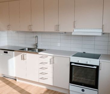 Om bostaden - Välkommen till en nyrenoverad lägenhet på Sloalyckan.... - Photo 2