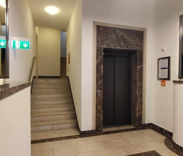 Seitenstraße Kurfürstendamm: wunderbare Wohnung - Photo 1