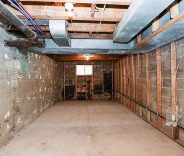 For Lease - 90 Centre Avenue, Toronto, Ontario - Photo 5