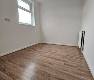 2 Bed Flat, Moorside Road, M7 - Photo 1