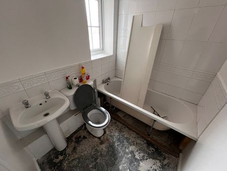 2 Bed Flat, Thorndale Court, M9 - Photo 4