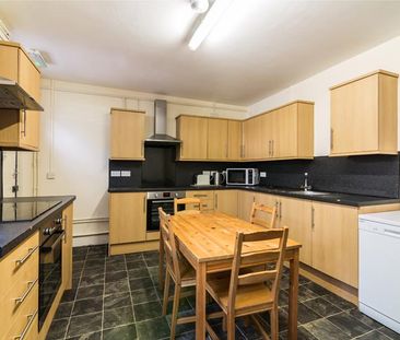 12 bedroom semi-detached house to rent - Photo 1