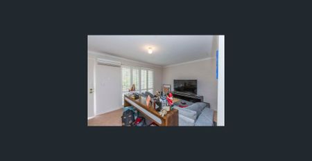 Elegant Claremont Retreat - Photo 4