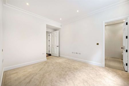 A stunning fifth floor three bedroom lateral apartment in a wonderful newly refurbished building situated on Sloane Street. - Photo 5