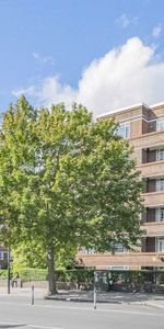 Balham High Road, SW17 7JD, London - Photo 4