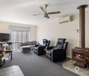 2 BEDROOM HOUSE IN FOSTER - Photo 4