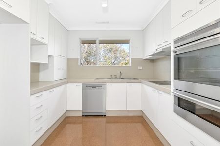 72 Fitchett St, Garran ACT 2605 - House For Rent | Domain - Photo 3