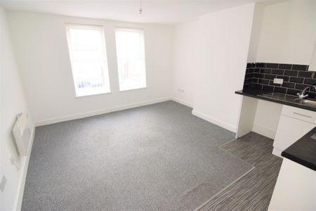 To Let 1 Bed Apartment - Photo 5