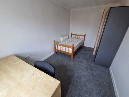 4 Bed Student Accommodation - Photo 5