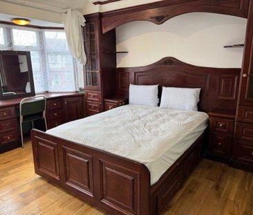 4 bedroom terraced house to rent - Photo 2