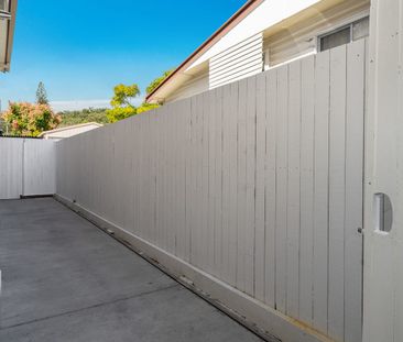 MODERN FULLY RENOVATED STUDIO- INCL WATER - Photo 5