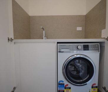 1 Bedroom + Study Apartment!! - Photo 4