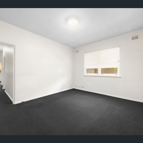 Convenient & Comfort 2-Bedroom Apartment in Strathfield - Photo 1