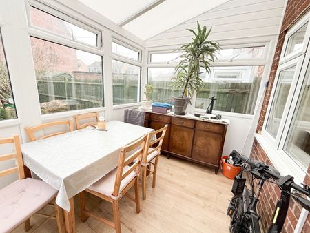 Chase Road, Lindford, Bordon, GU35 0RS - Photo 3