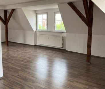 Individuelle und geräumige Dachwohnung! Tageslichtbad mit Wanne und... - Photo 6