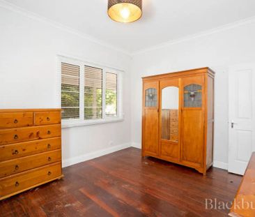 “CHARMING FAMILY HOME” - Photo 3